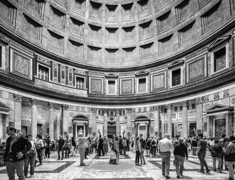 Rome. Italie. A l'interieur du Pantheon. Piazza della Rotonda 21/04/2015. Patrick Tourneboeuf/Tendance Floue pour le City-Guide Vuitton.