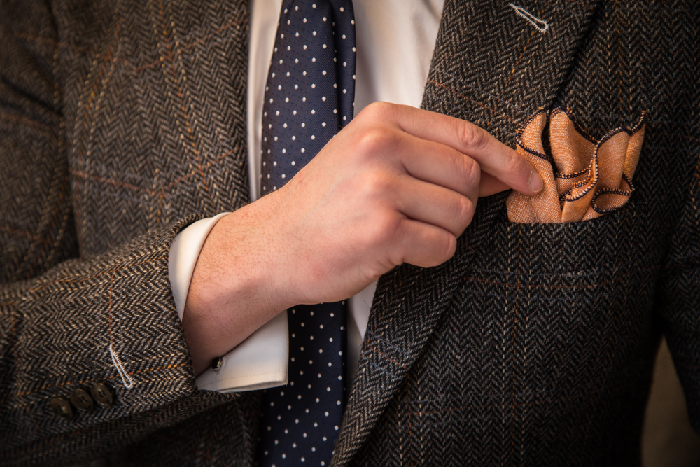 pocket square and how to wear one